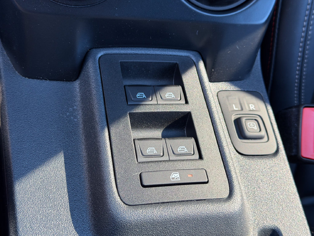 Used 2025 Ford Bronco Raptor AWD/4WD image 32