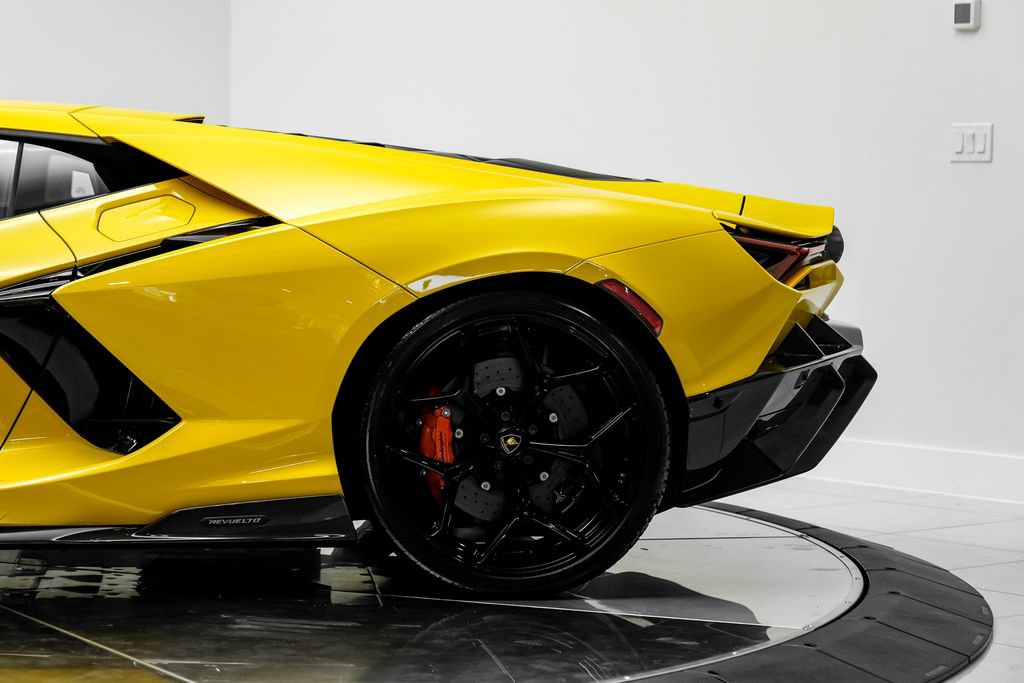 Used 2025 Lamborghini Revuelto AWD/4WD image 79