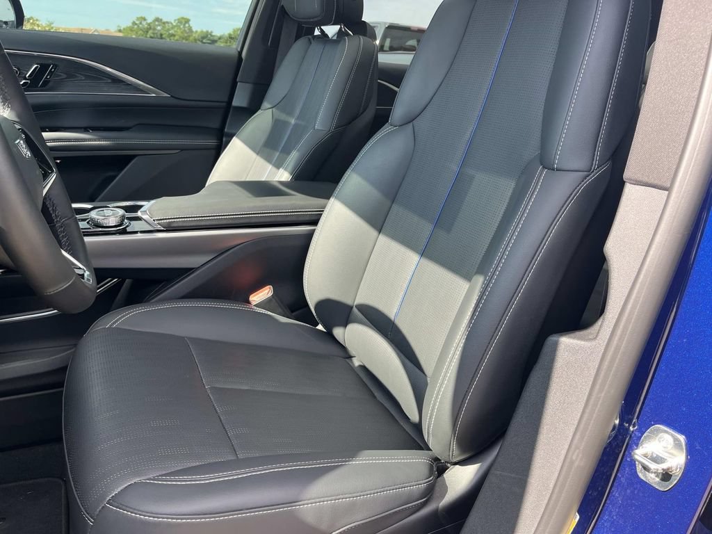 Certified 2024 Cadillac Lyriq Sport RWD image 34