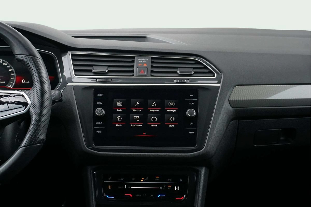 Used 2024 Volkswagen Tiguan SE R-Line AWD/4WD image 22