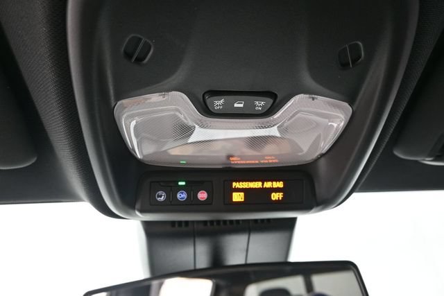 Used 2025 Chevrolet Colorado W/T RWD image 24