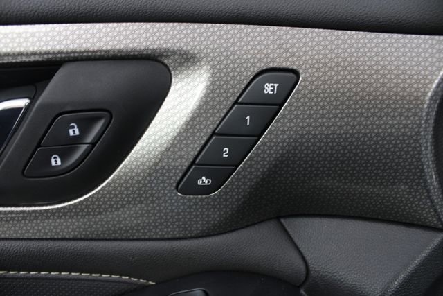 Used 2023 Chevrolet Traverse Premier image 18