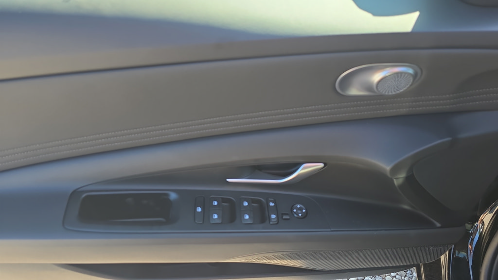 New 2026 Hyundai Elantra Limited FWD image 16