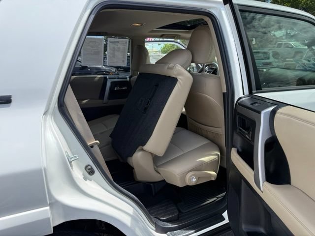 Used 2020 Toyota 4Runner SR5 Premium w/ Moonroof Package AWD/4WD image 24