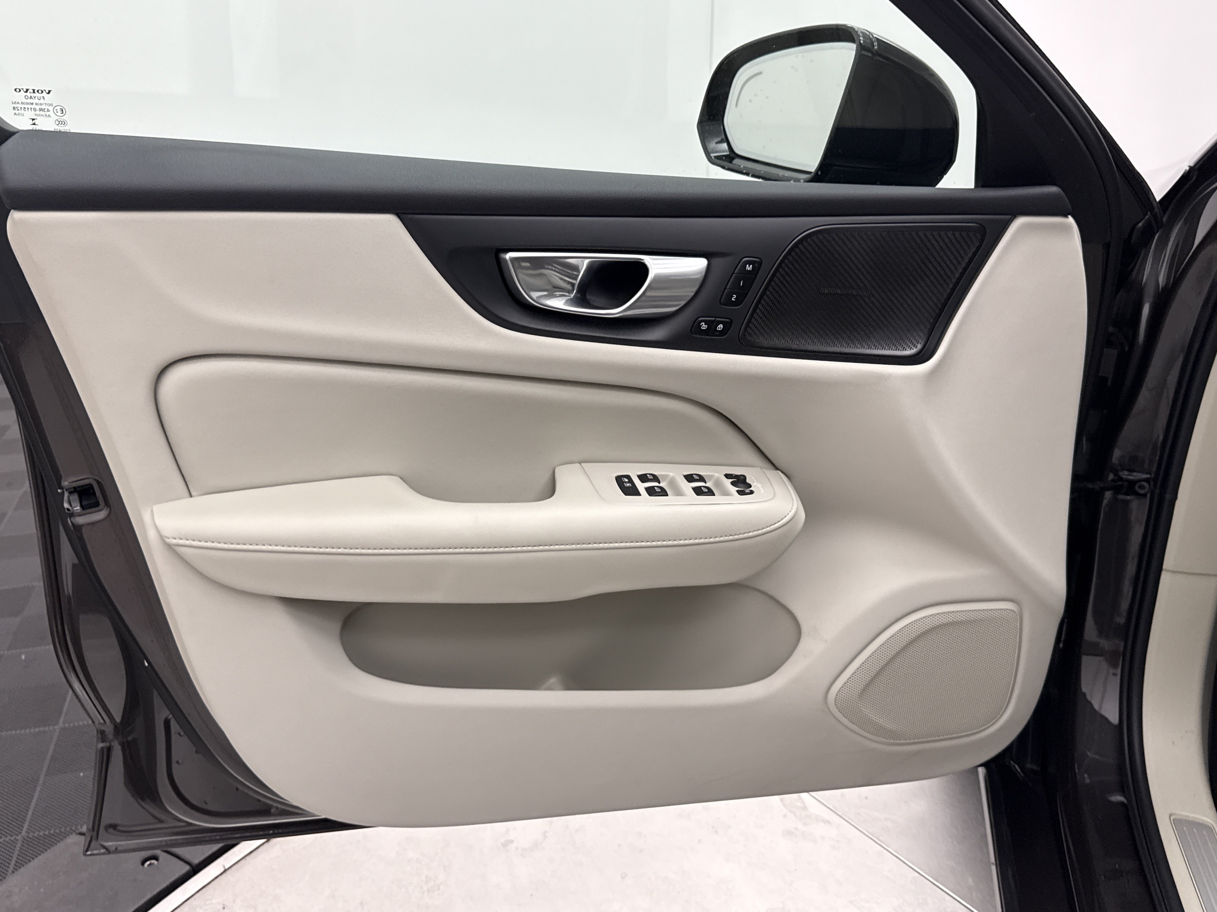 Used 2024 Volvo S60 B5 Plus AWD/4WD image 12