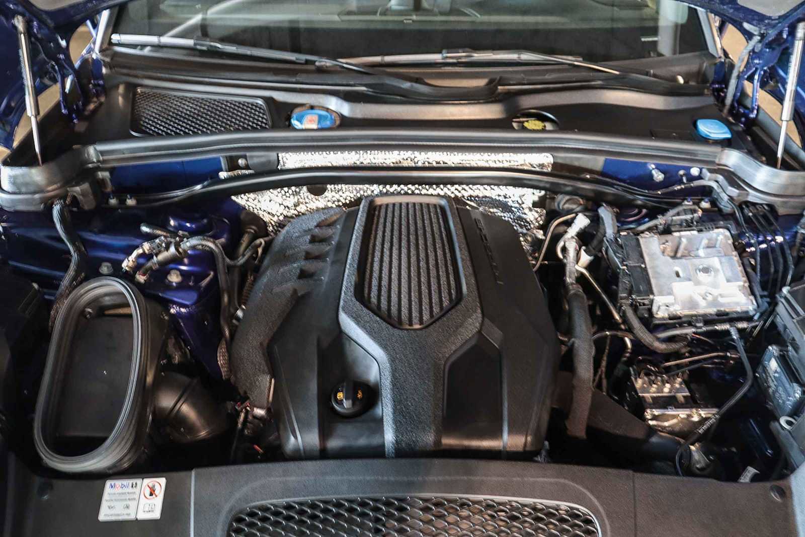 Used 2024 Porsche Macan image 42