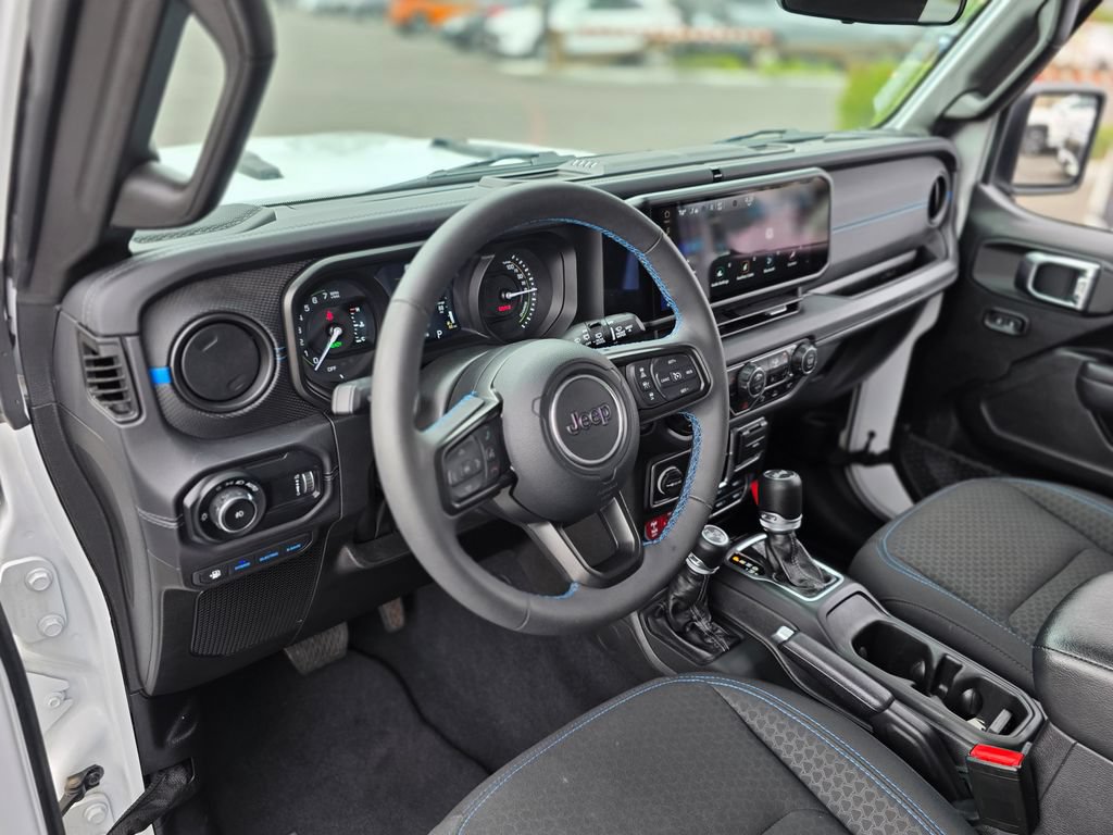 Used 2025 Jeep Wrangler Unlimited Rubicon 4xe w/ Safety Group AWD/4WD image 22