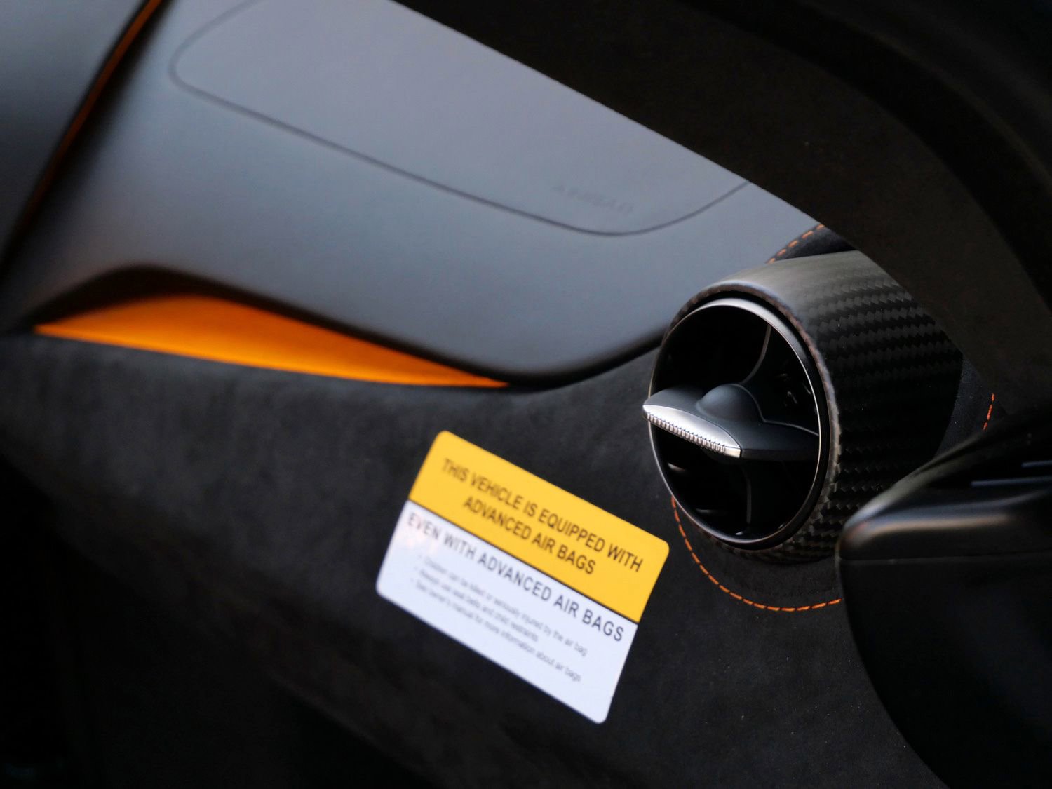 Used 2024 McLaren 750S RWD image 18