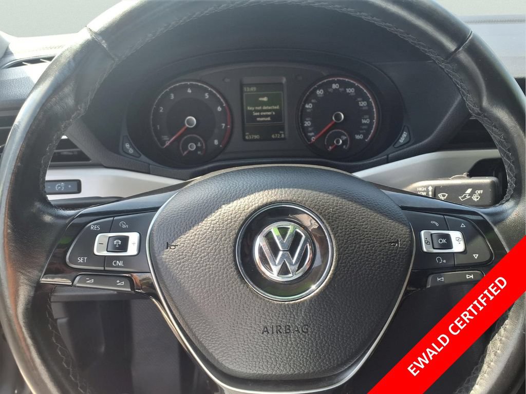 Used 2020 Volkswagen Passat 2.0T SE FWD image 12