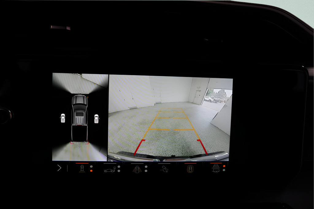 Used 2025 GMC Sierra 1500 AT4 w/ Technology Package AWD/4WD image 13