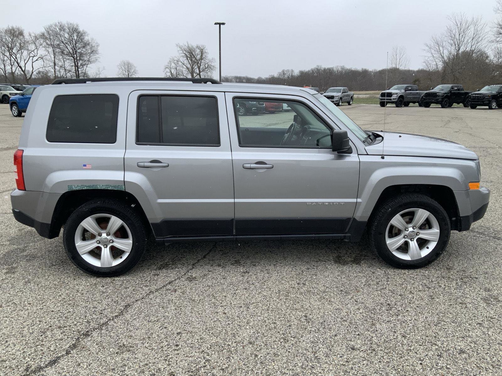 Used 2014 Jeep Patriot Latitude image 9