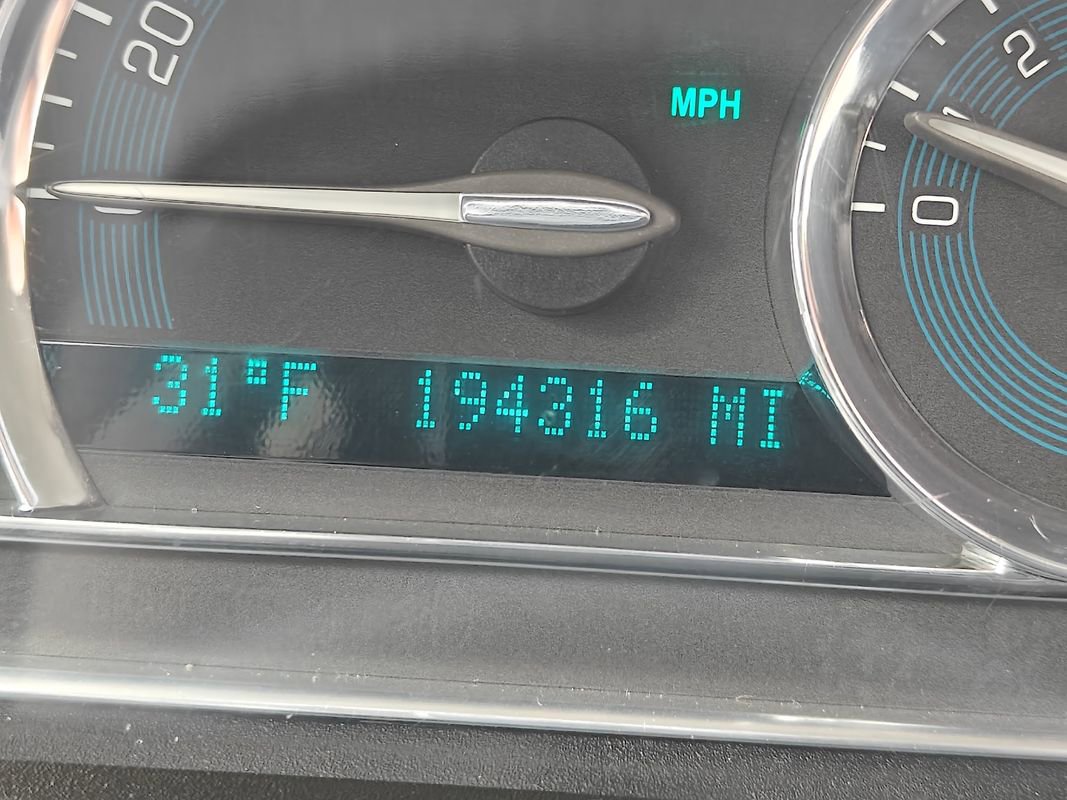 Used 2011 Chevrolet HHR LS image 23