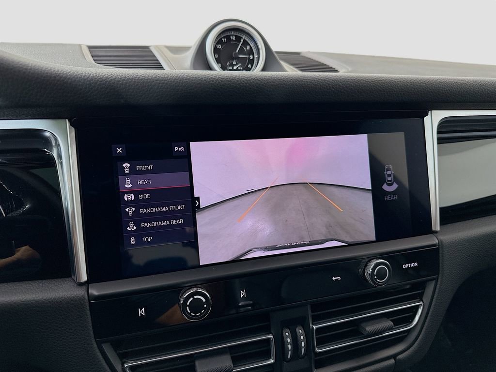 Certified 2023 Porsche Macan S AWD/4WD image 17