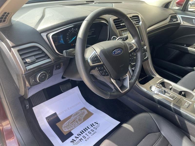 Used 2017 Ford Fusion SE w/ Equipment Group 201A image 26