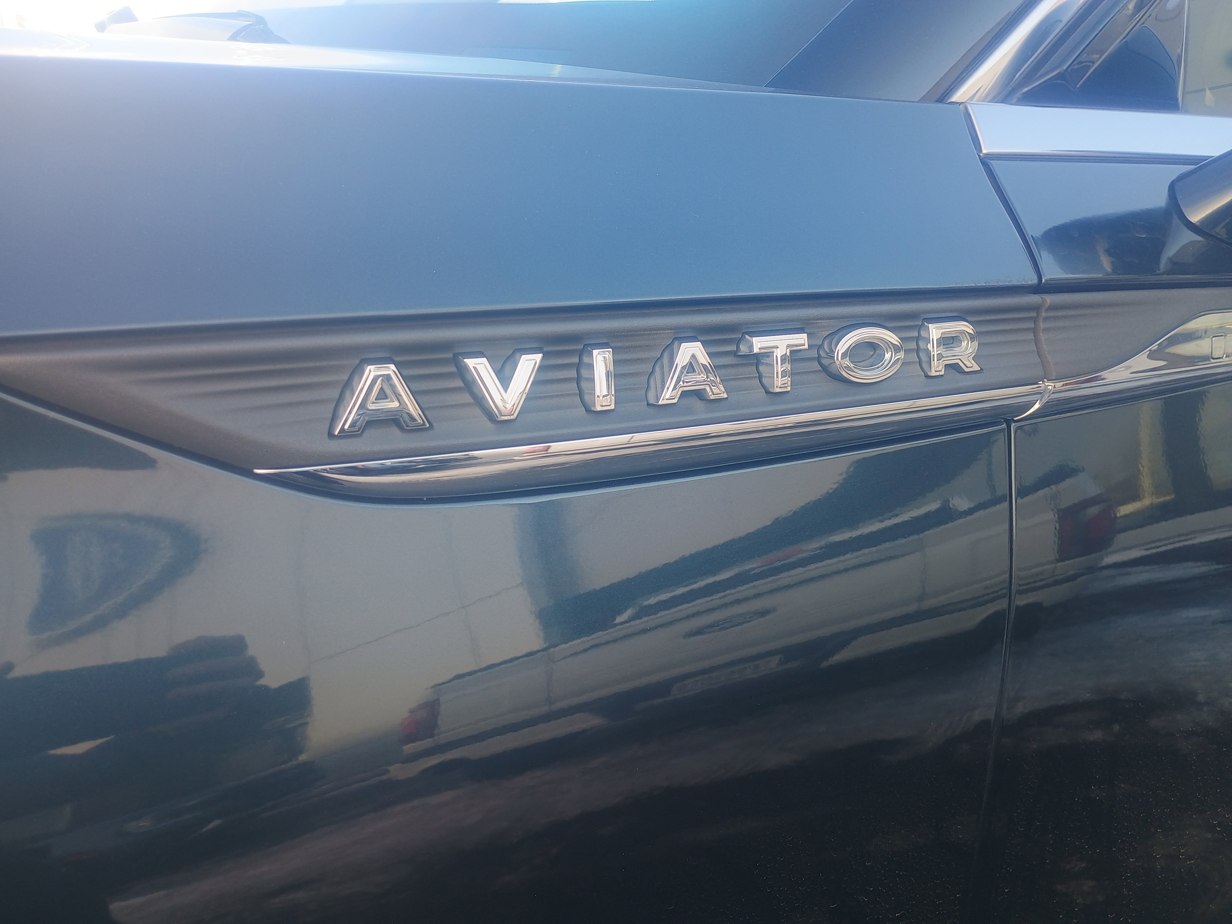 Used 2021 Lincoln Aviator Reserve w/ Equipment Group 201A image 5