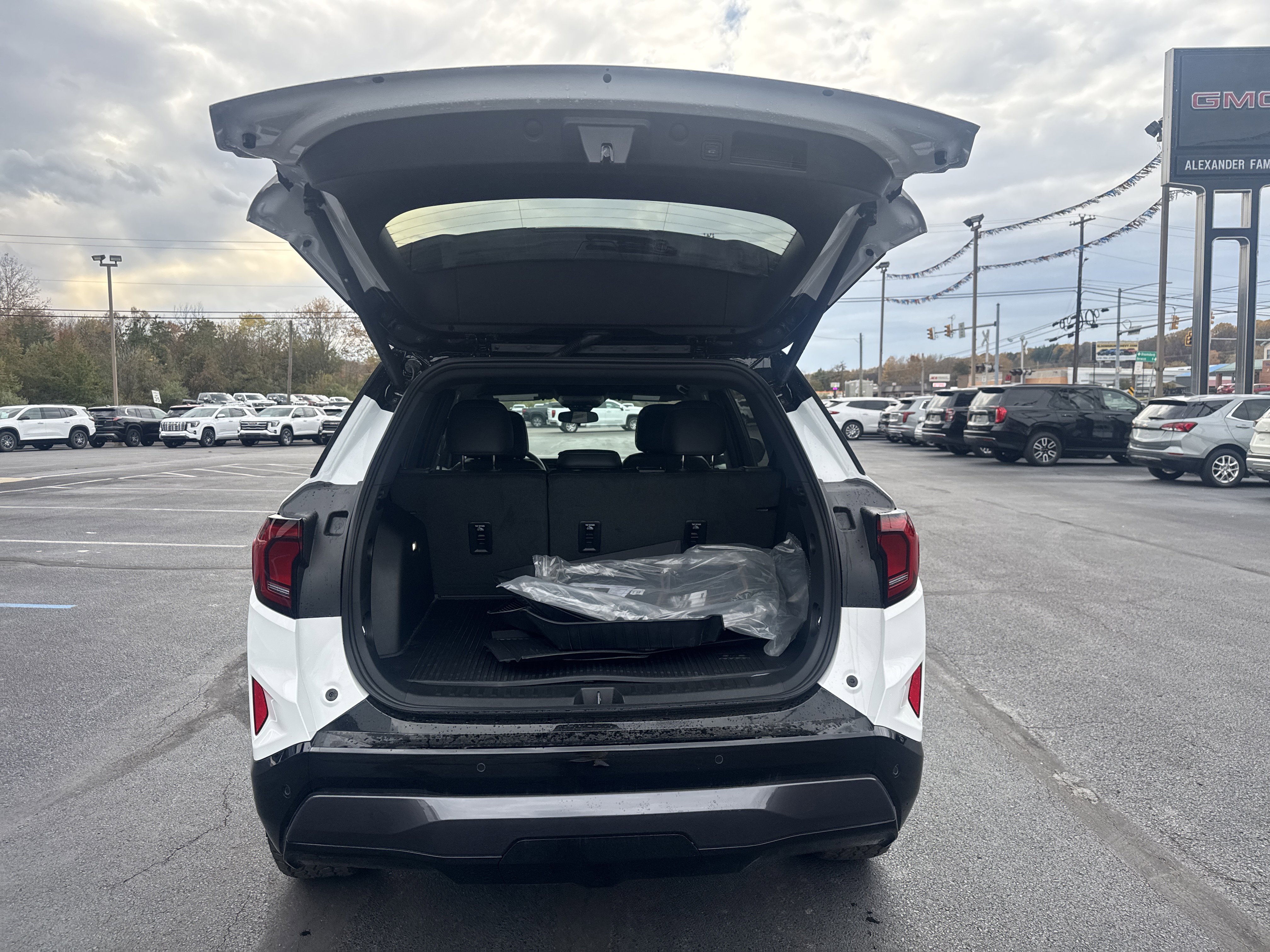 New 2026 GMC Terrain AT4 w/ Convenience Package III image 5