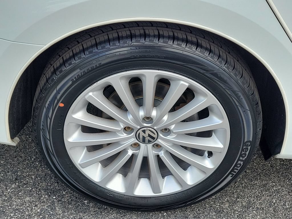 Used 2017 Volkswagen Passat 1.8T SE FWD image 7