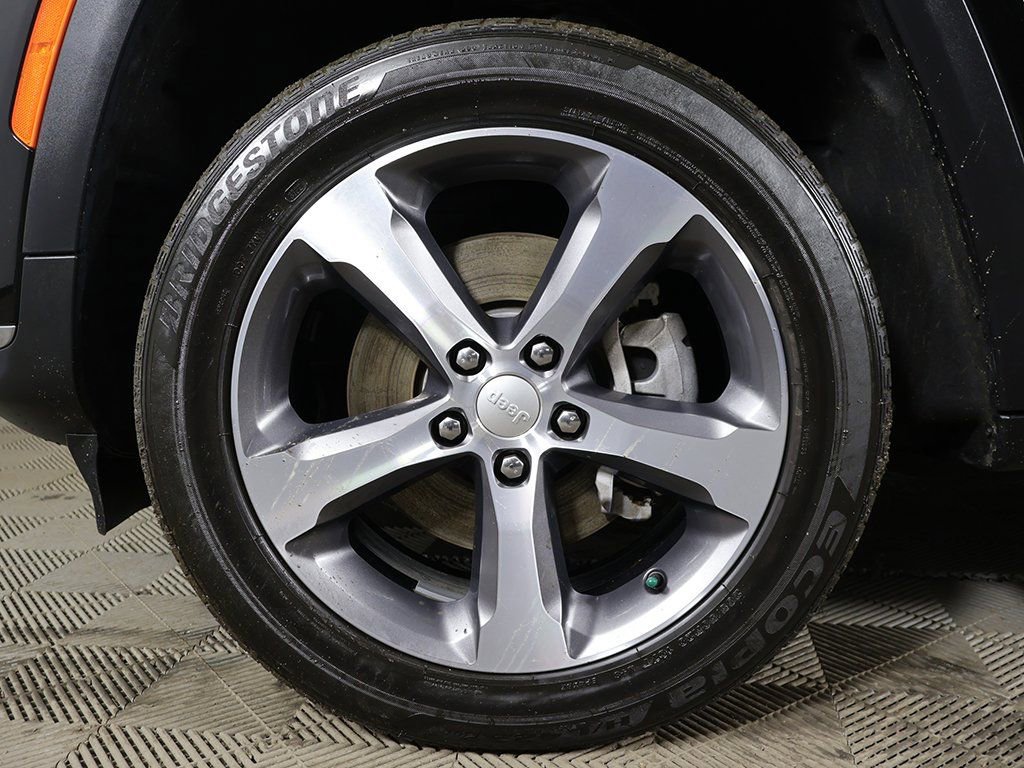 Used 2023 Jeep Grand Cherokee L Limited image 22