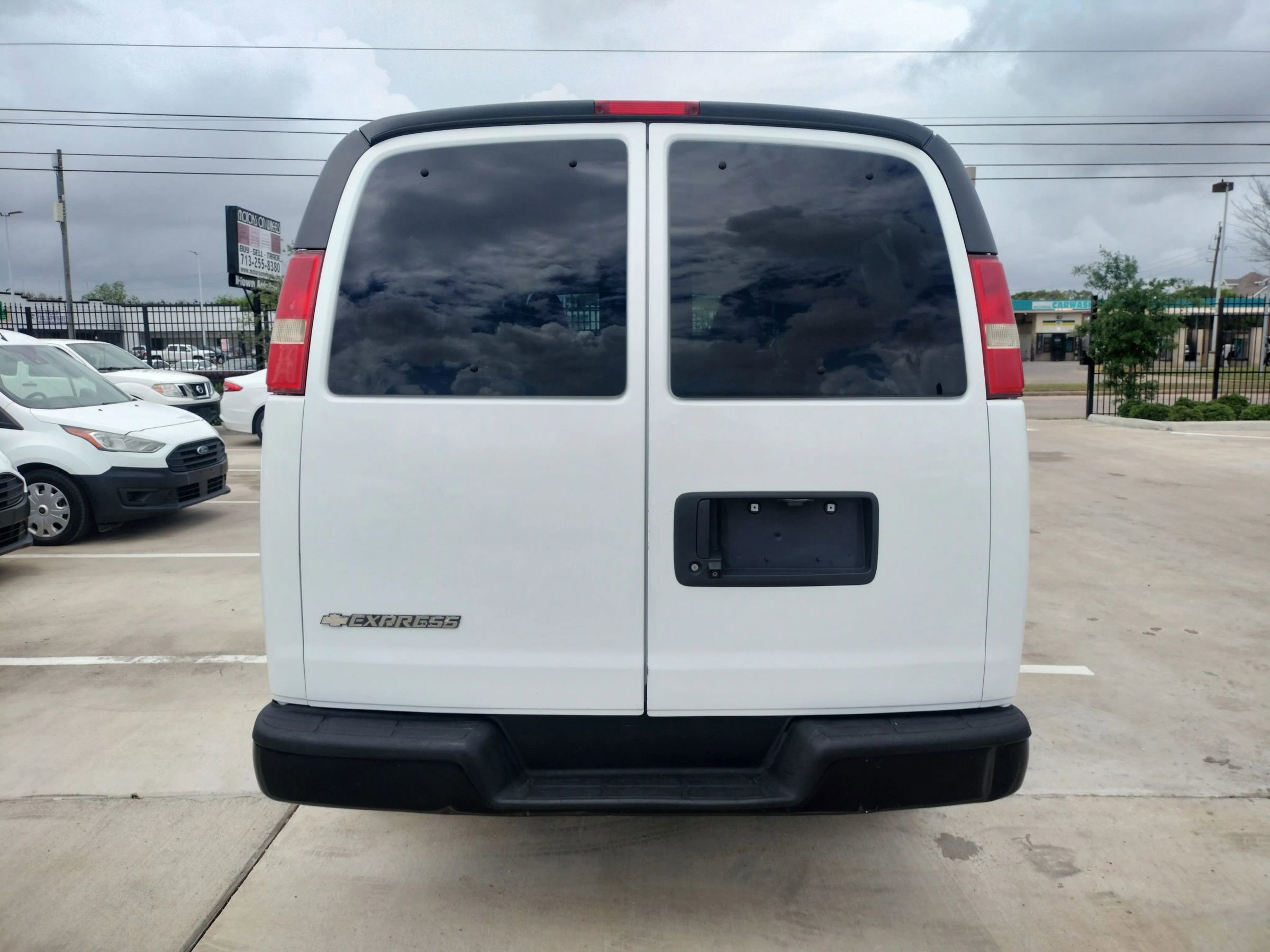 Used 2017 Chevrolet Express 2500 LS image 6