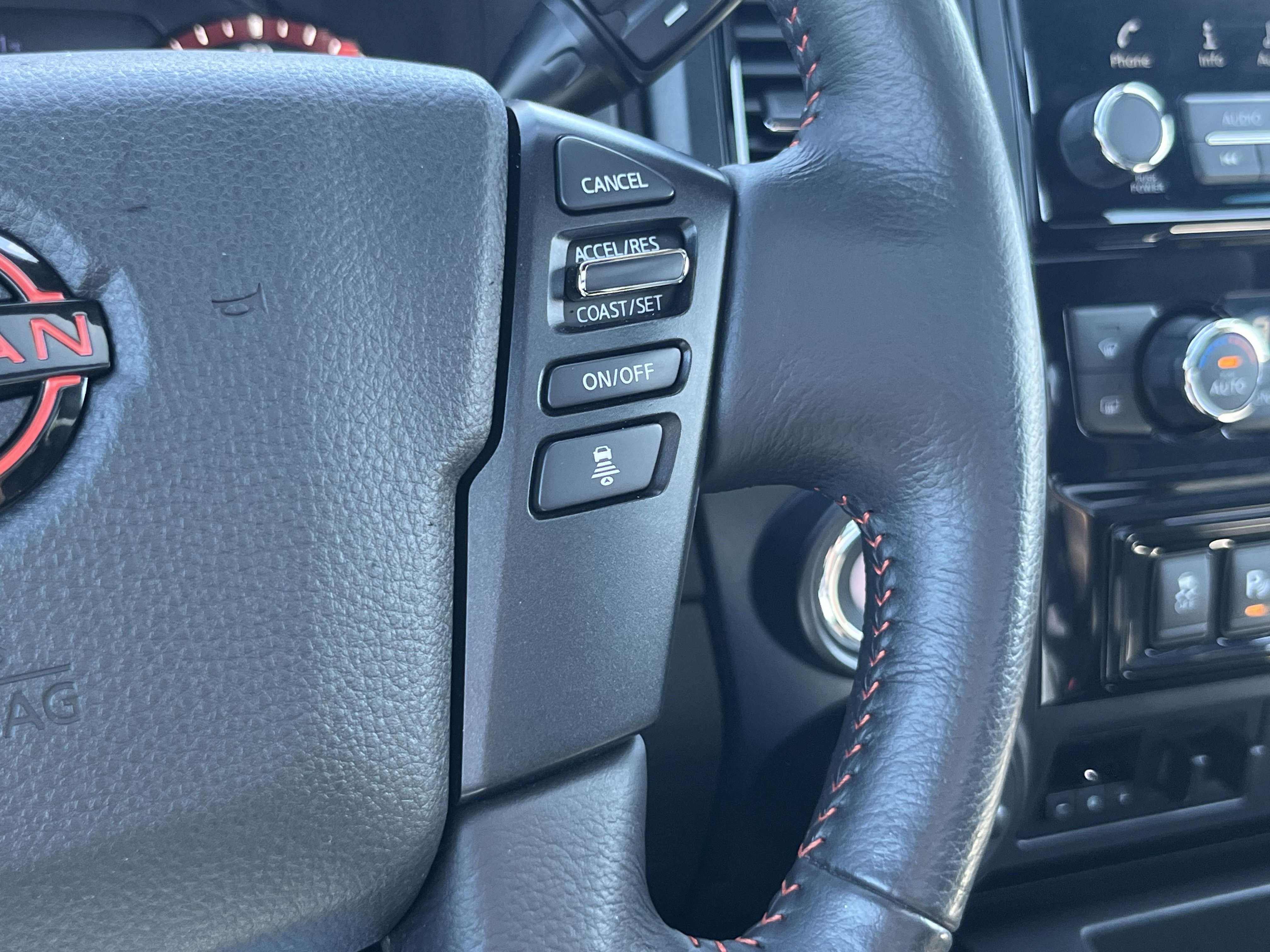 Used 2023 Nissan Titan PRO-4X w/ Pro-4x Convenience Package AWD/4WD image 25