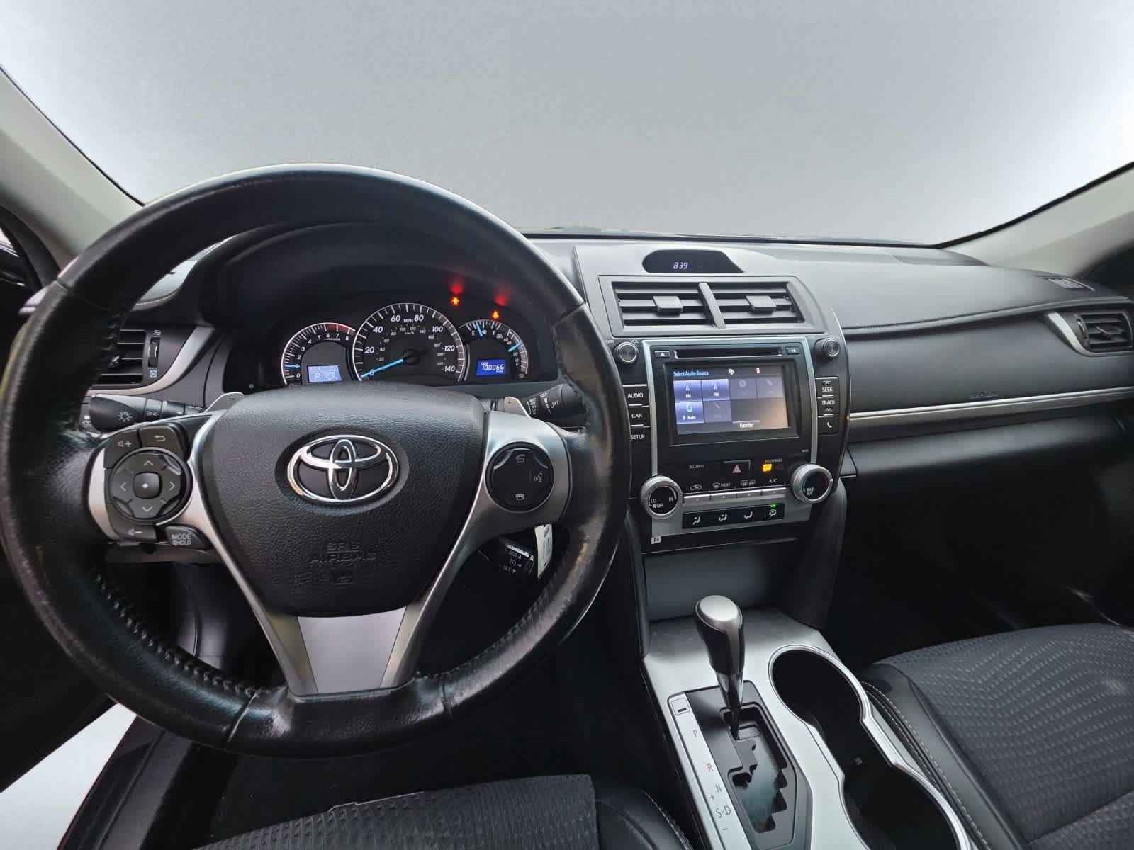 Used 2014 Toyota Camry SE FWD image 6
