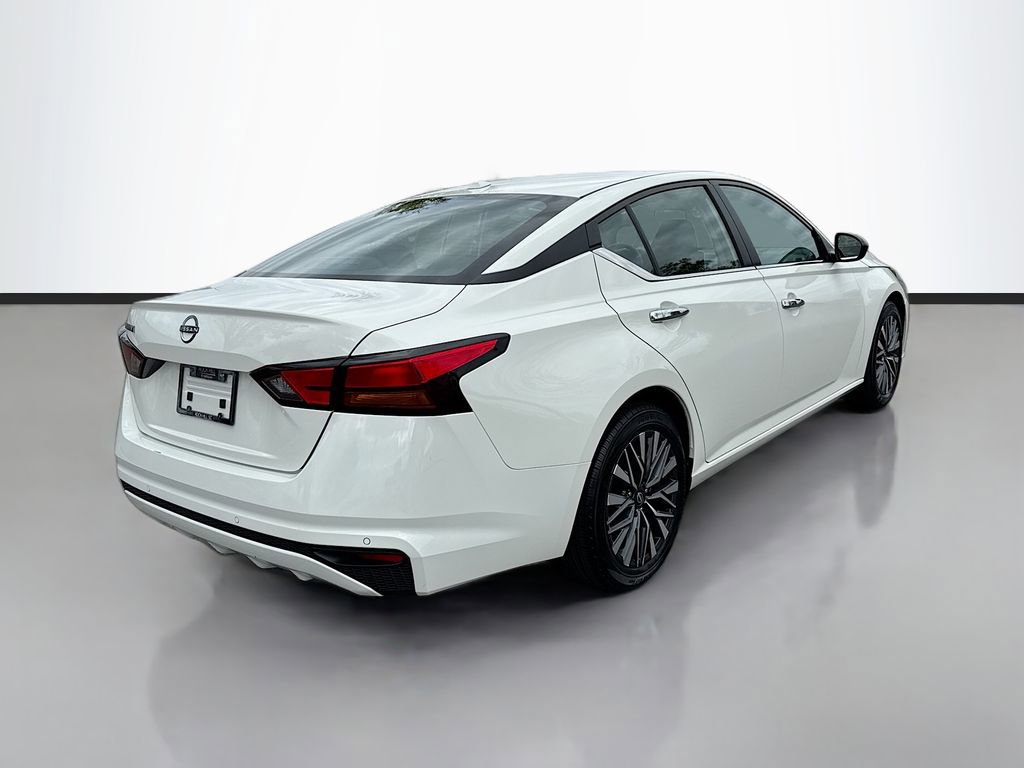 Used 2025 Nissan Altima 2.5 SV image 8