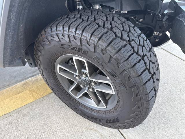 Used 2026 Jeep Gladiator Mojave AWD/4WD image 13