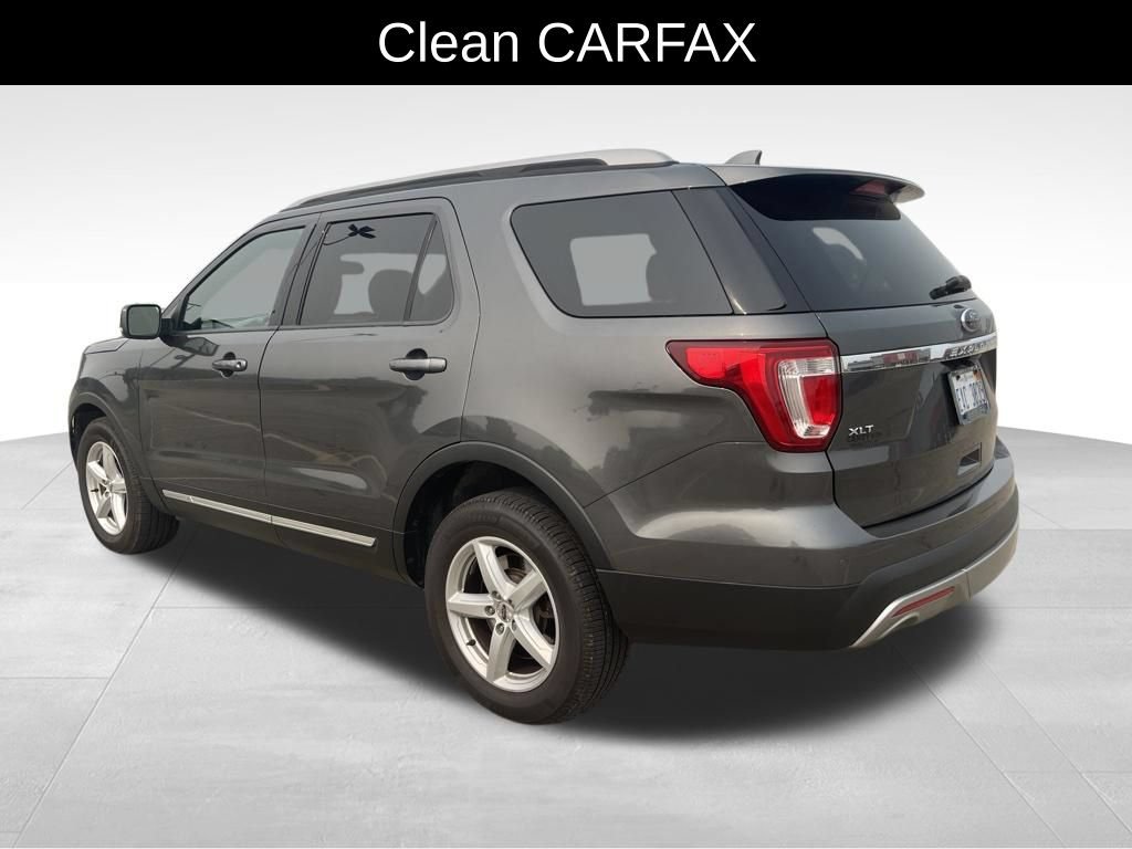 Used 2017 Ford Explorer XLT w/ Equipment Group 202A AWD/4WD image 6
