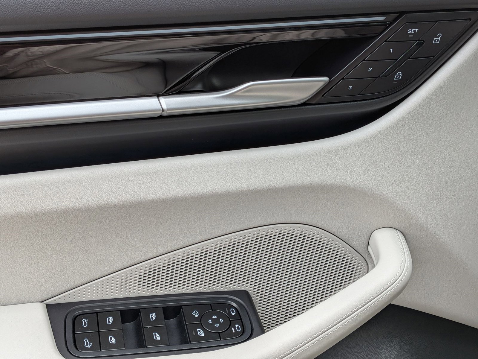 New 2026 Porsche Macan 4S Electric image 14