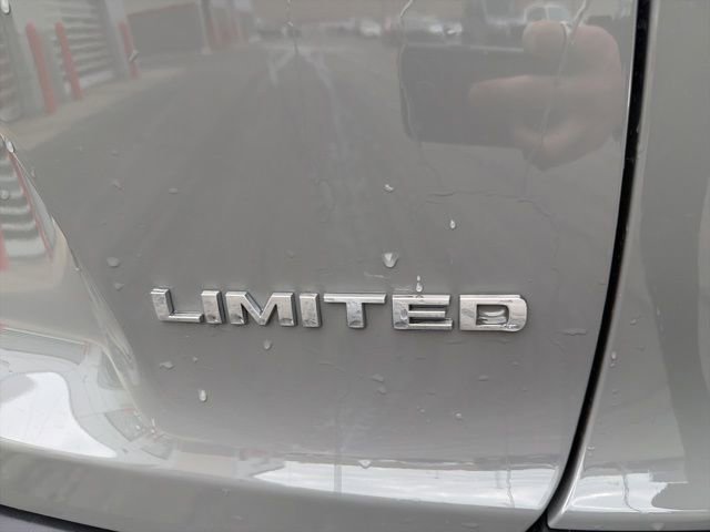 Used 2022 Jeep Cherokee Limited image 9