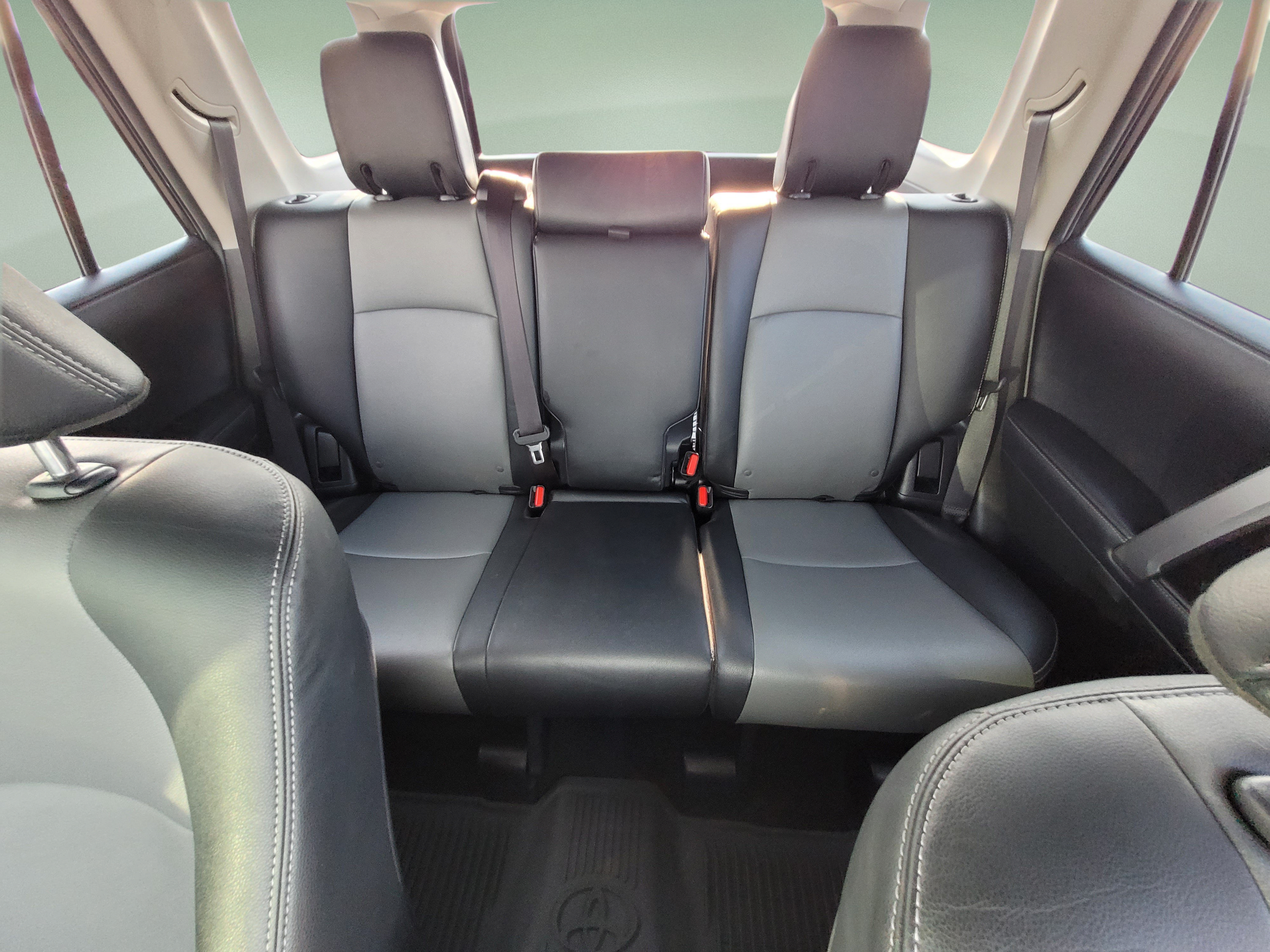 Used 2019 Toyota 4Runner SR5 Premium AWD/4WD image 16