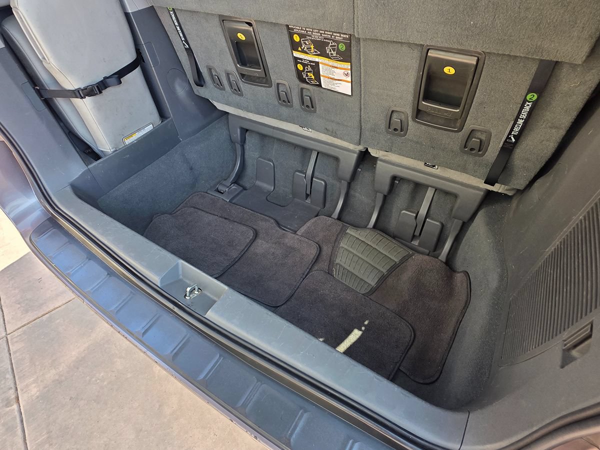Used 2019 Toyota Sienna XLE w/ XLE Navigation Package FWD image 20