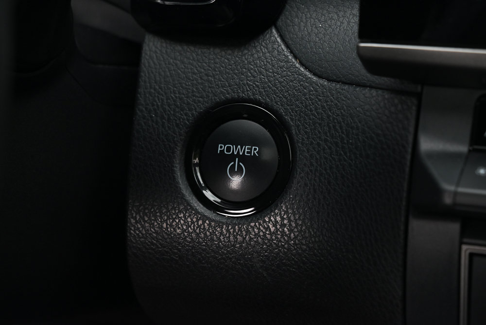 Used 2025 Toyota Camry SE w/ Convenience Package FWD image 19