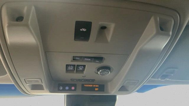 Used 2019 Cadillac Escalade Luxury image 16