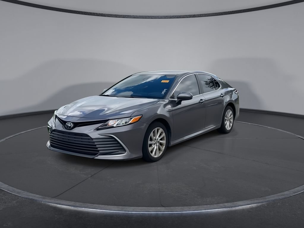 Used 2023 Toyota Camry LE FWD image 4