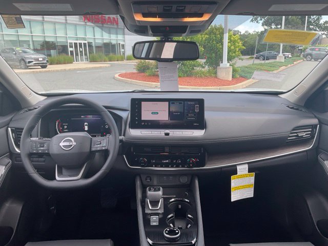 New 2026 Nissan Rogue Platinum AWD/4WD image 16