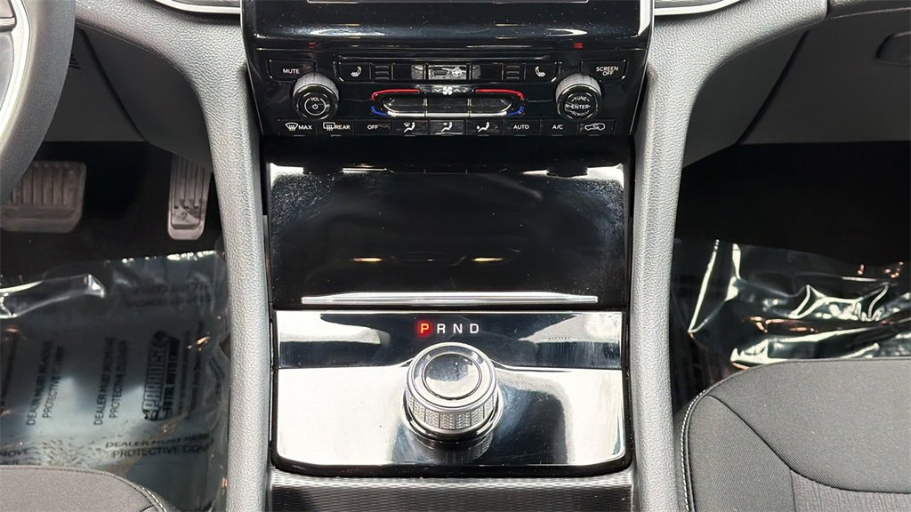 Used 2025 Jeep Grand Cherokee Laredo X w/ Luxury Tech Group I image 28