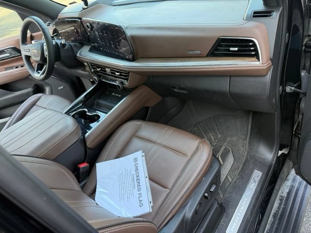 Used 2025 Chevrolet Tahoe High Country AWD/4WD image 38