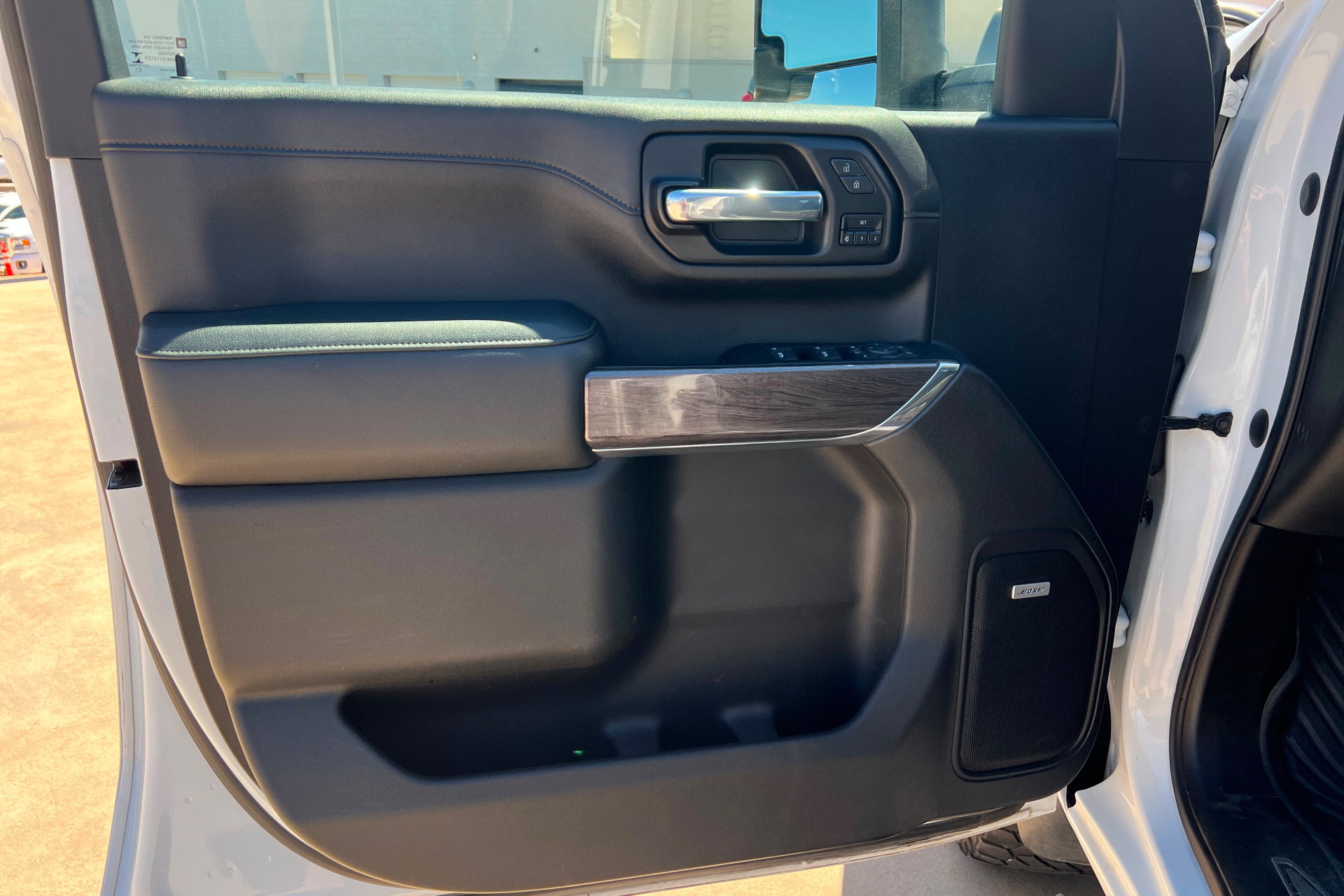Used 2022 Chevrolet Silverado 2500 LTZ w/ LTZ Plus Package AWD/4WD image 15