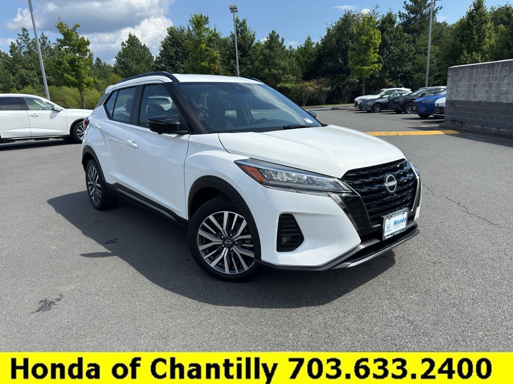 Used 2022 Nissan Kicks SR FWD image 1