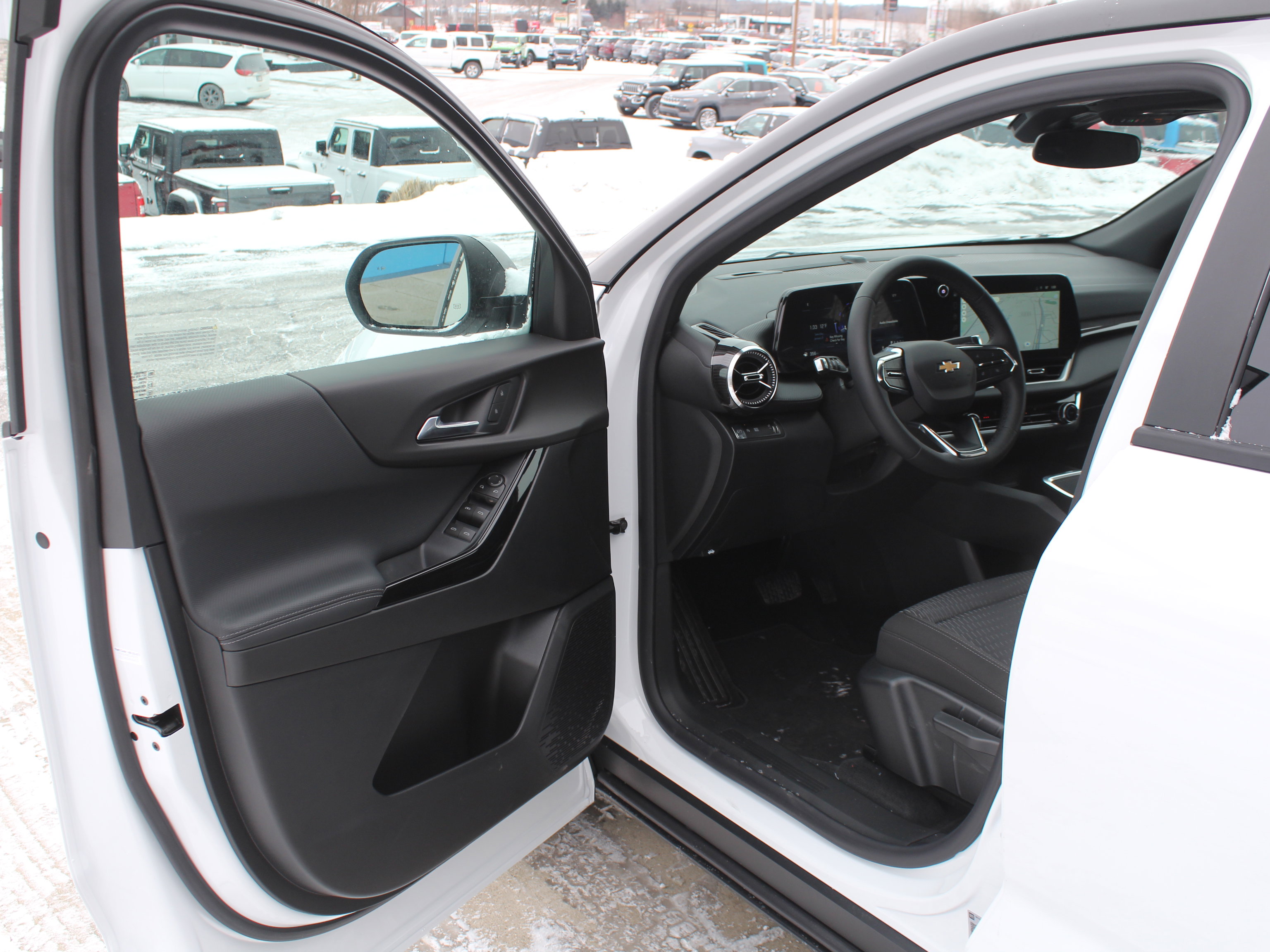 New 2026 Chevrolet Equinox LT image 8