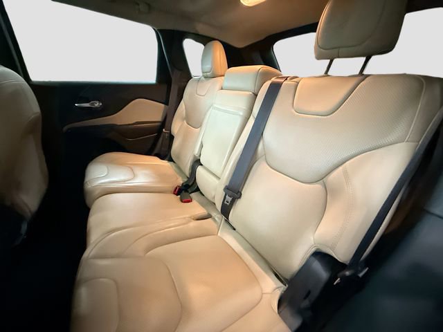 Used 2016 Jeep Cherokee Limited w/ Luxury Group AWD/4WD image 24