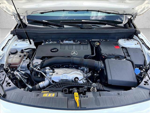 Used 2022 Mercedes-Benz GLB 250 image 11