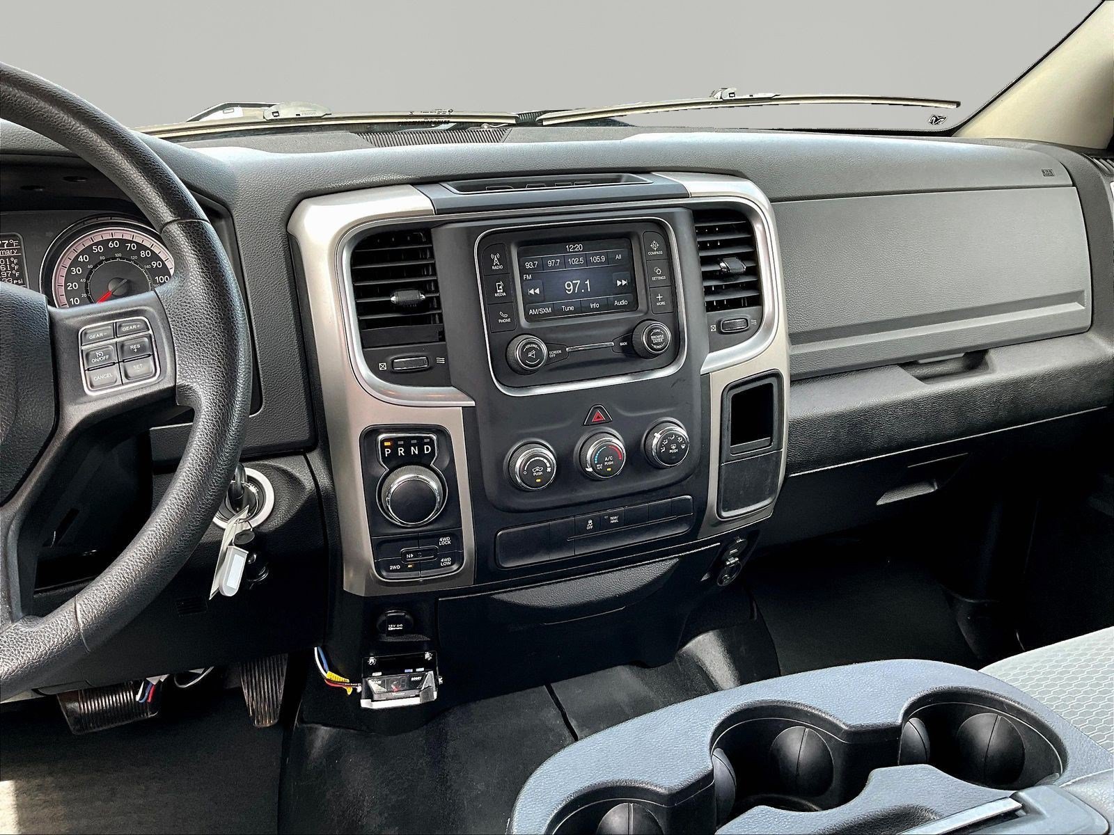 Used 2020 RAM 1500 Classic SLT AWD/4WD image 9