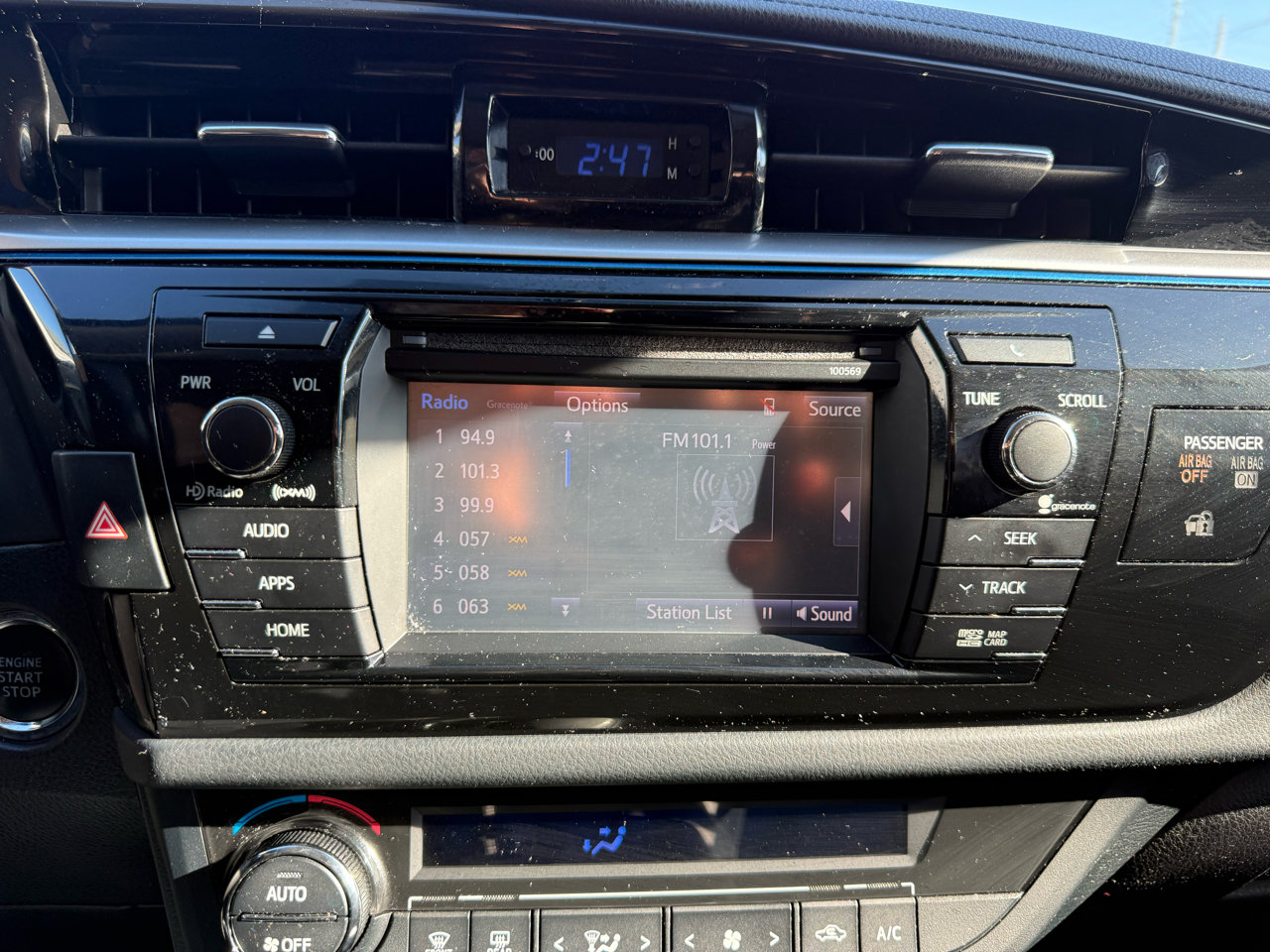 Used 2016 Toyota Corolla S Premium image 10