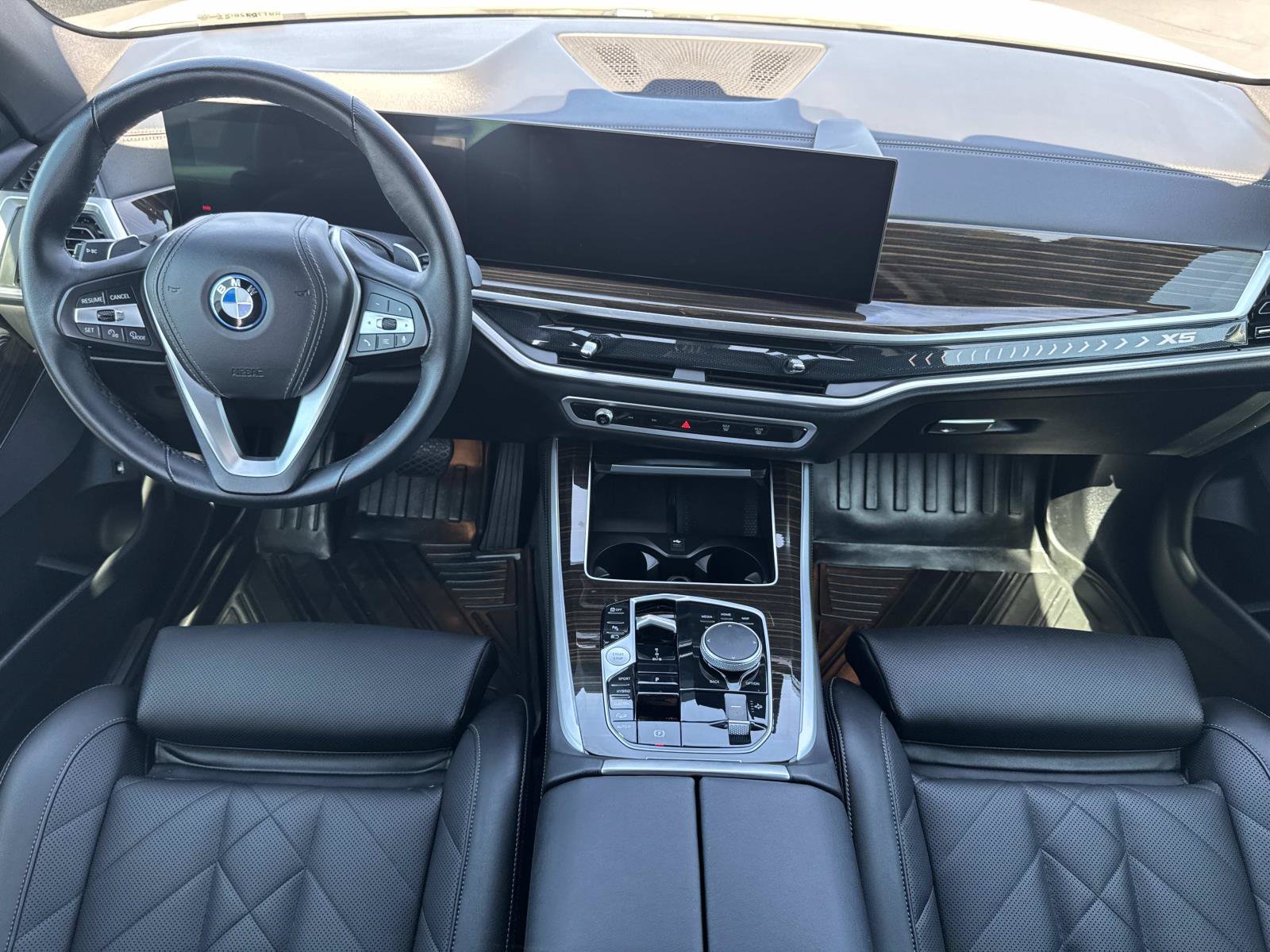 Used 2024 BMW X5 xDrive50e w/ Parking Assistance Package AWD/4WD image 9