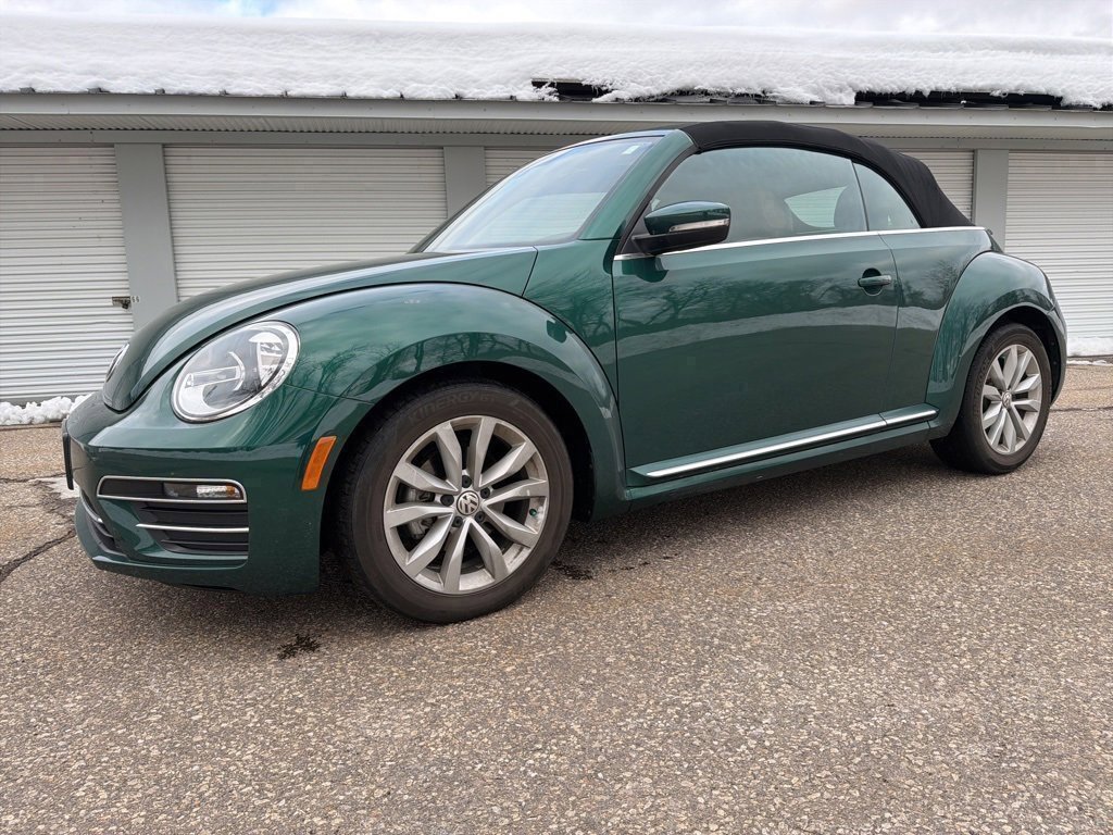 Used 2017 Volkswagen Beetle 1.8T Classic image 2