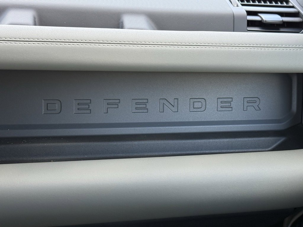 New 2026 Land Rover Defender 110 X-Dynamic SE image 20