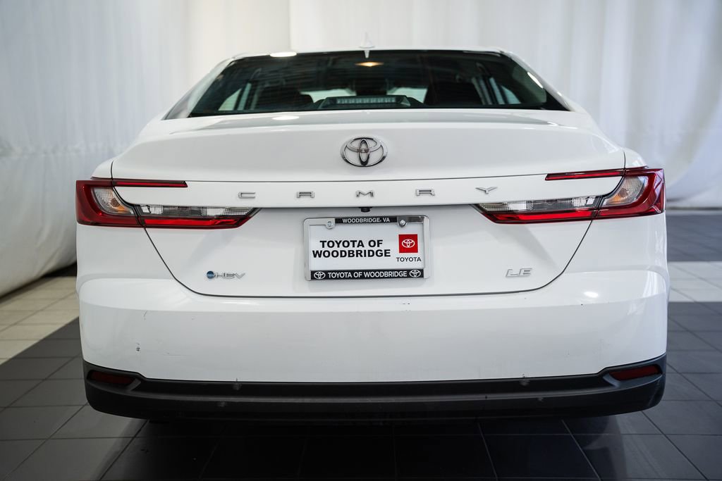 Used 2025 Toyota Camry LE image 5