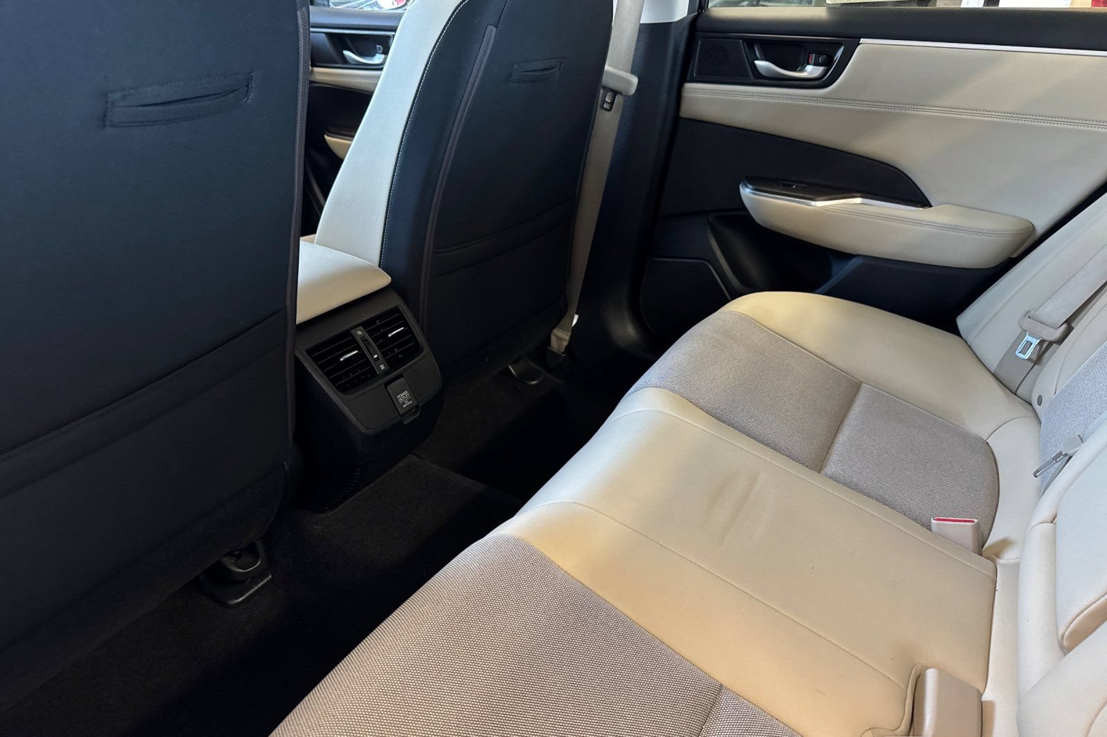 Certified 2019 Honda Clarity Plug-In Hybrid image 12